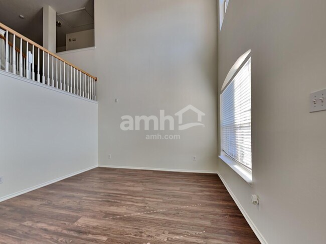 Building Photo - 7701 Longbow Ln
