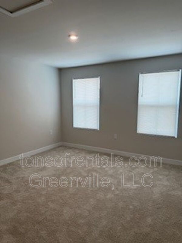 Building Photo - 4527 Duparc Way
