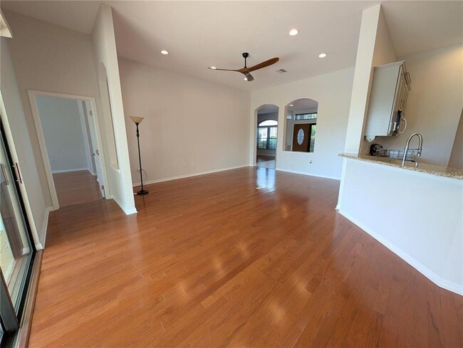 Building Photo - 5303 Moon Shell Dr