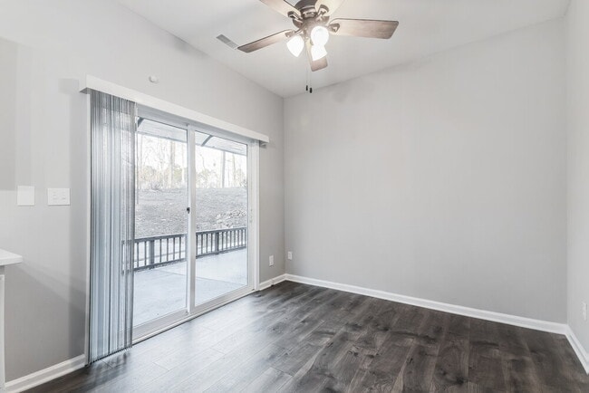 Building Photo - 1422 Southgate Dr