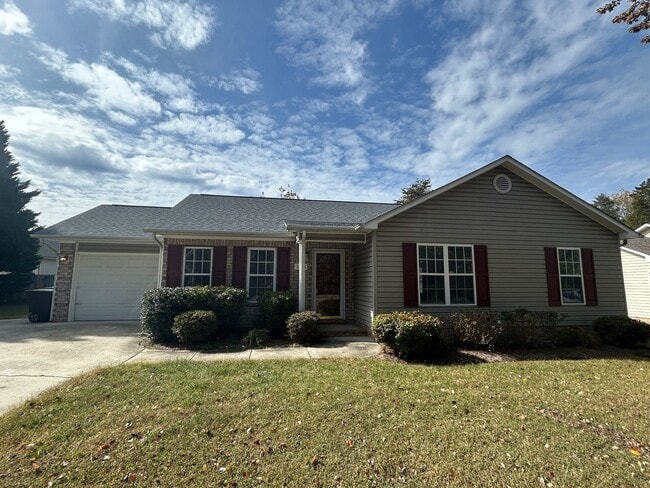 Building Photo - Ready to View! Updated 3/2 Home High Point...