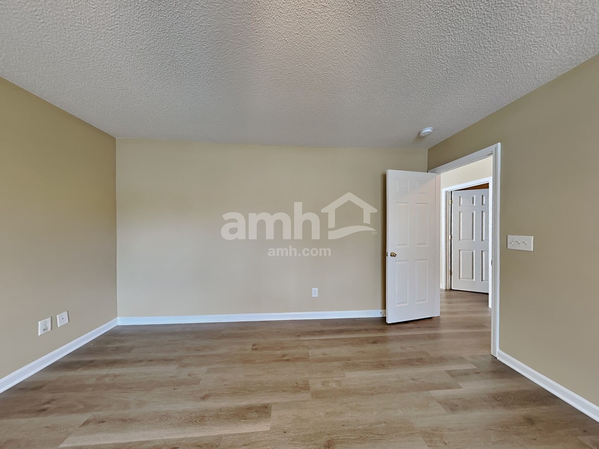 Building Photo - 37 Valleyfield Dr