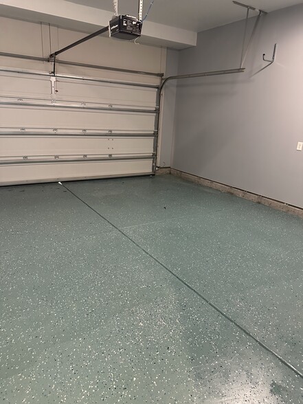 2 Car Garage - 10 Creekstone Dr