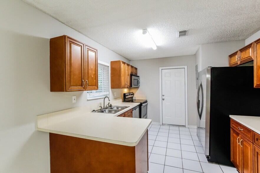 Building Photo - 18217 SW 154 Ct