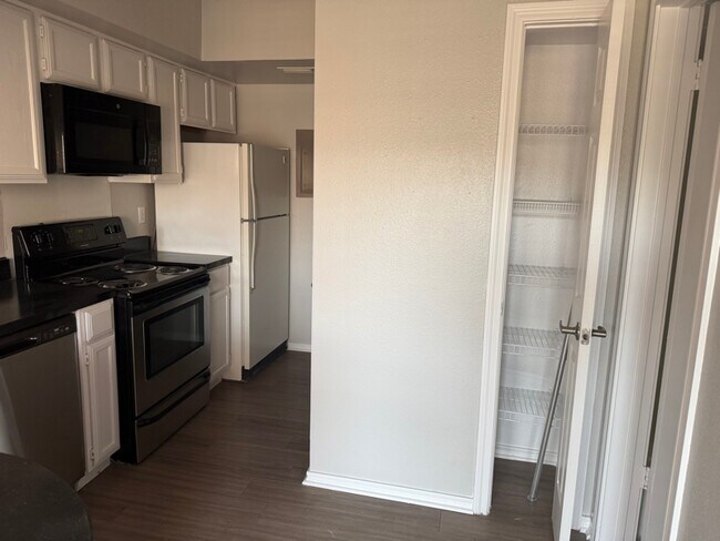 Building Photo - 6804 N Capital of Texas Hwy