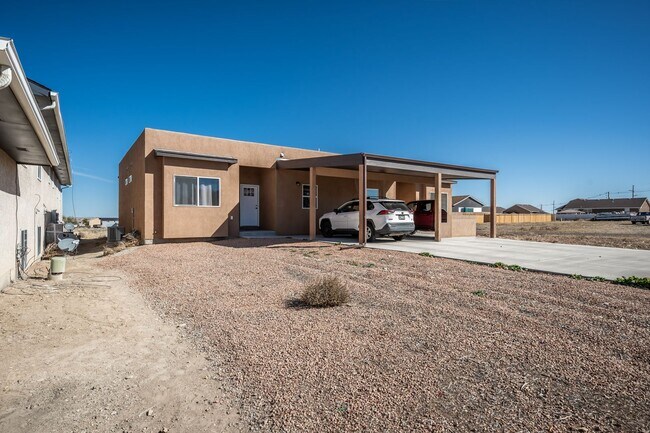 Primary Photo - 753-753 E Laporte Dr