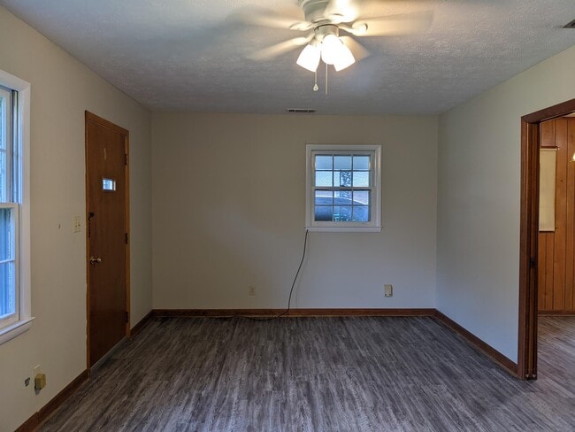 Building Photo - 7 3rd St