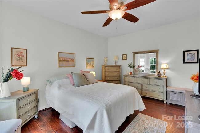 Building Photo - 28112 Song Sparrow Ln