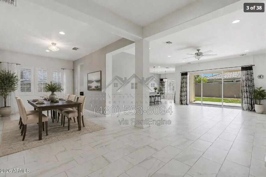 Building Photo - 1083 E Holland Park Dr