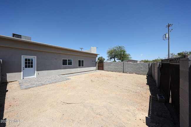 Building Photo - 22337 W Dove Valley Rd