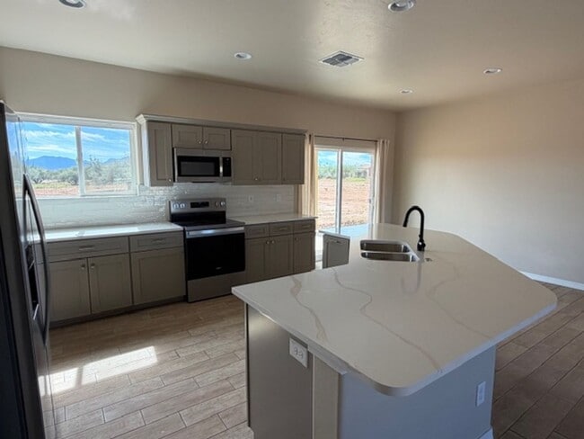 Building Photo - New Construction