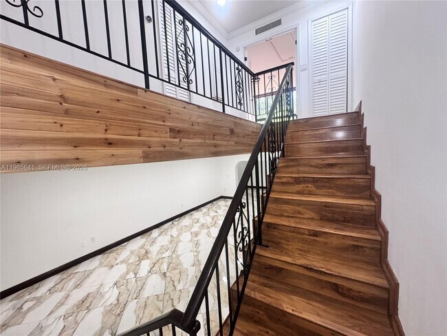 Building Photo - 3994 Estepona Ave