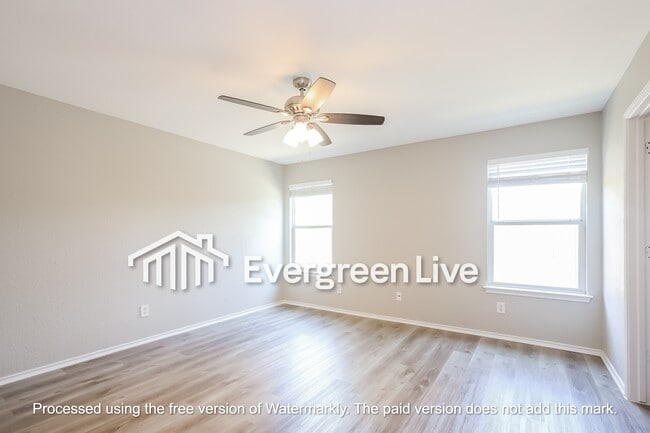 Building Photo - 310 Rustic Stable