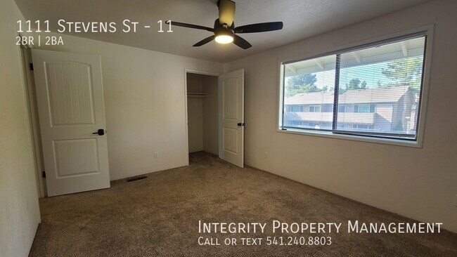 Building Photo - 1111 Stevens St