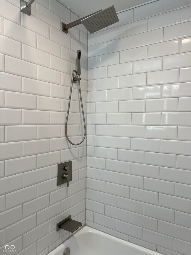 Building Photo - 1240 N Irvington Ave