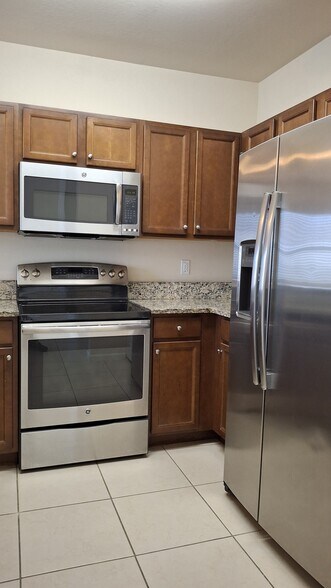 Building Photo - 8760 NW 97th Ave