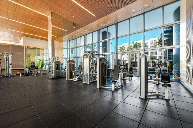 Building Photo - 3451 NE 1st Ave