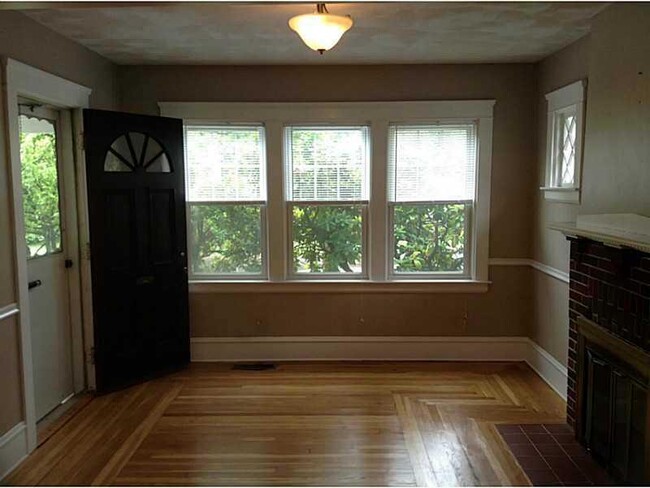 Building Photo - 140 Olney Ave