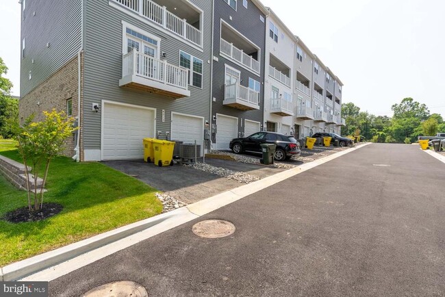 Building Photo - 4113 -B Chickadee Ct