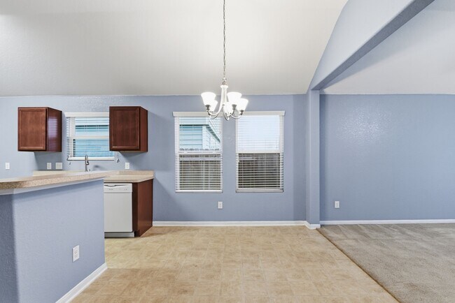 Building Photo - 16763 N Blue Jay Dr