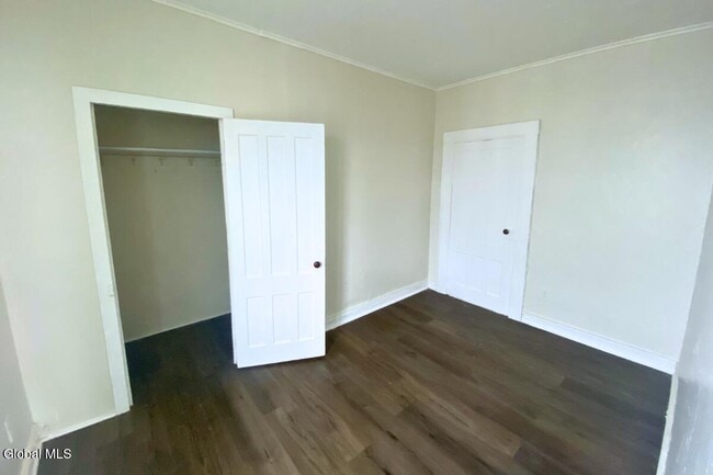 Building Photo - 163 Paine St