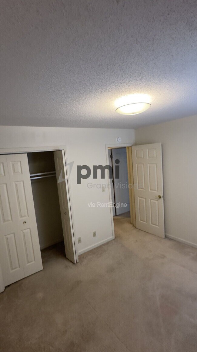 Building Photo - 1306 Arthur Ave