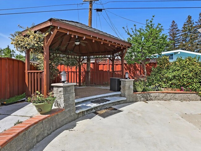Building Photo - BEAUTIFUL HOME IN SANTA CLARA