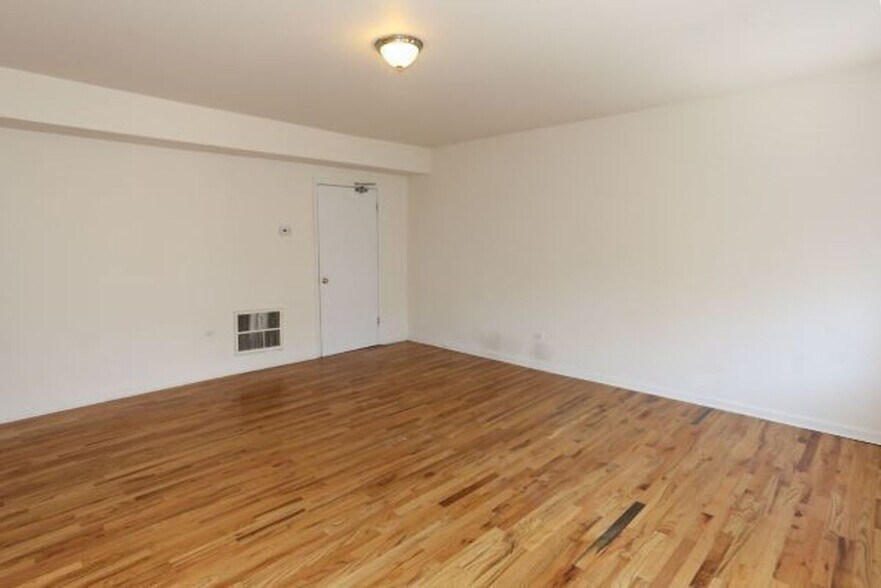 Building Photo - 4511 Malden St