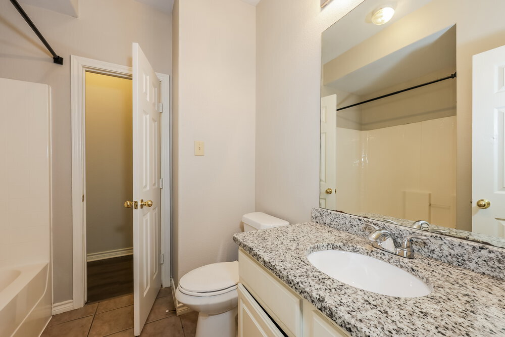 Building Photo - 1824 Alanbrooke Dr