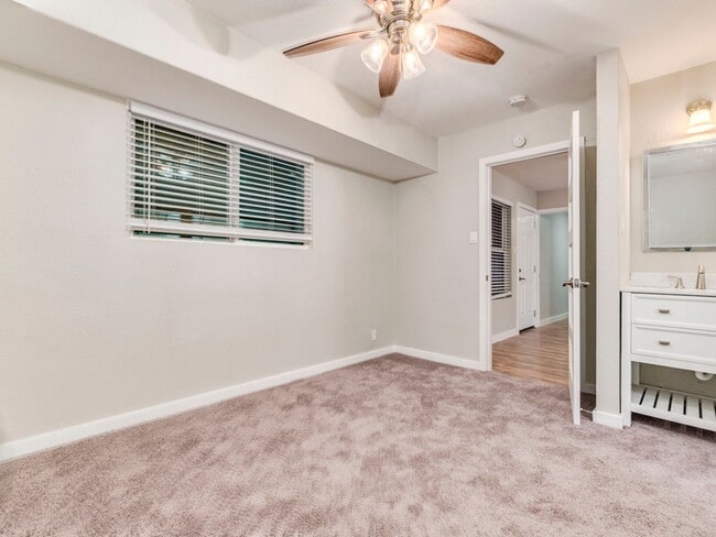 Building Photo - Fully Remodeled 4BR Home in East Austin – Modern Upgrades & Spacious Yard