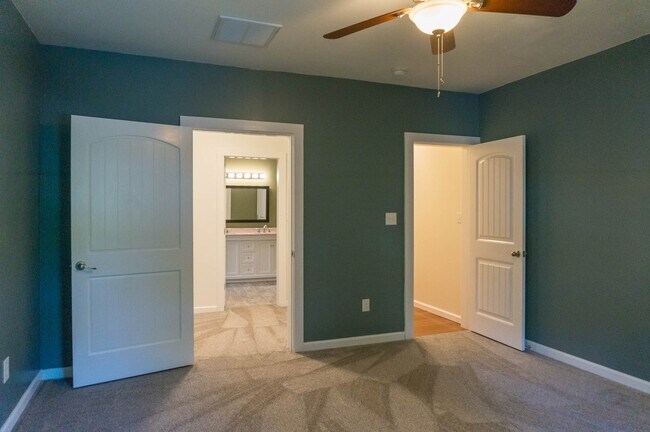 Building Photo - Beautiful Home in Prime West Asheville