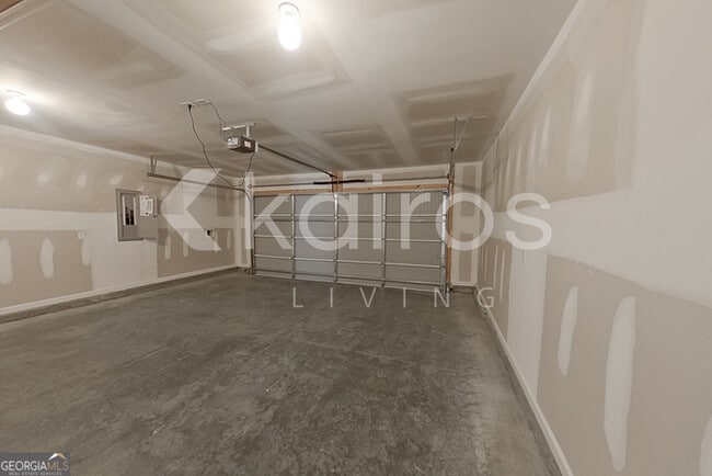 Building Photo - 107 Lord Effingham Wy