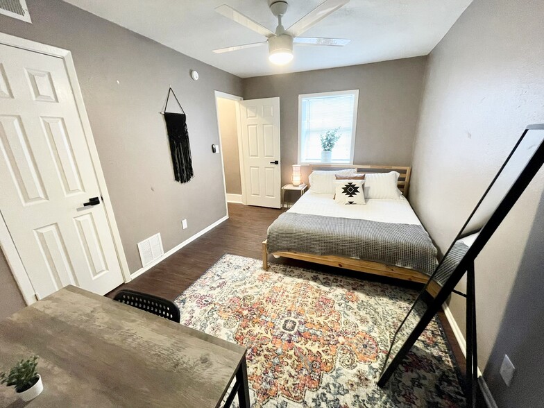 Building Photo - 2501 Mission Hill Dr