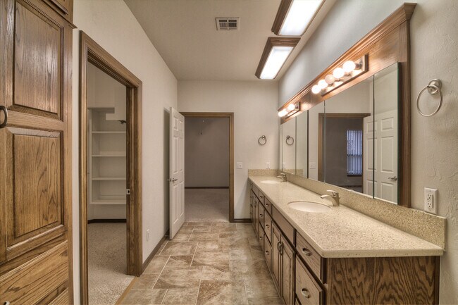 Building Photo - Regency Pointe Addition- Community Pool- 3169  Sq. Ft. Home - Large Safe Room- Edmond Schools