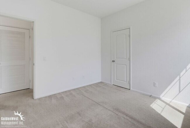 Building Photo - Modern 2Bdm 2Ba Condo in Desirable Chula Vista Community!