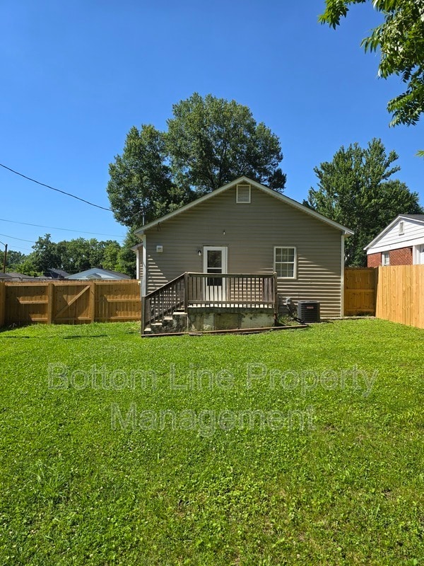 Building Photo - 1017 Rodey Ave