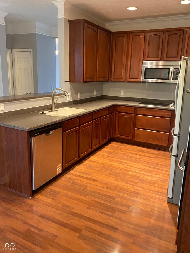 Building Photo - 9448 Tanhurst Dr