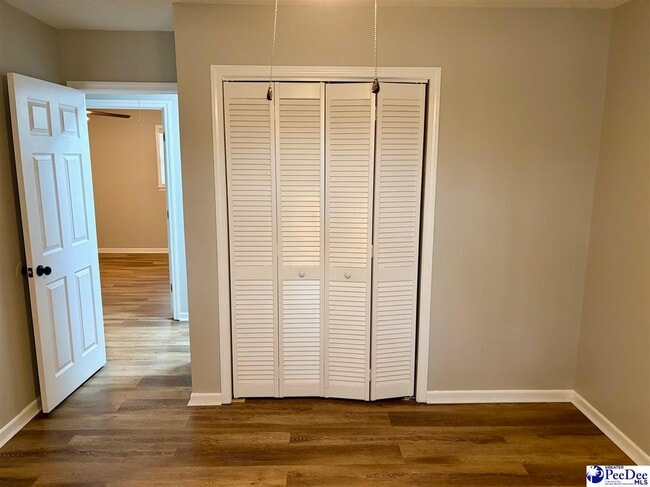 Building Photo - 1052 Wellington Dr