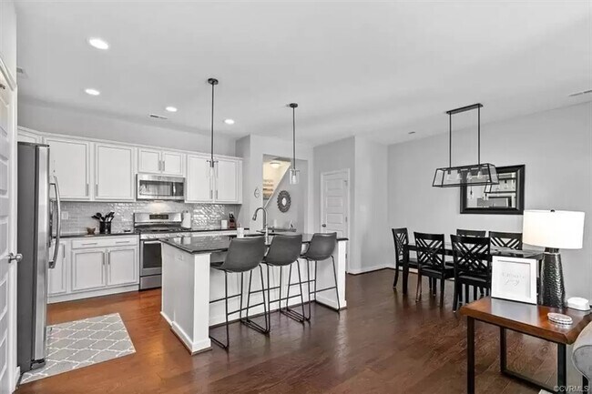 Building Photo - 8088 Bisbrooke Ct