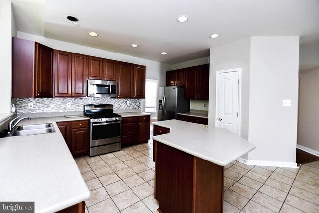 Building Photo - 13003 Belle Meade Trace
