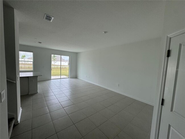 Building Photo - 2959 SAVIOR Ave