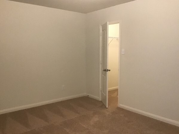 Building Photo - 9055 Lone Cypress Dr
