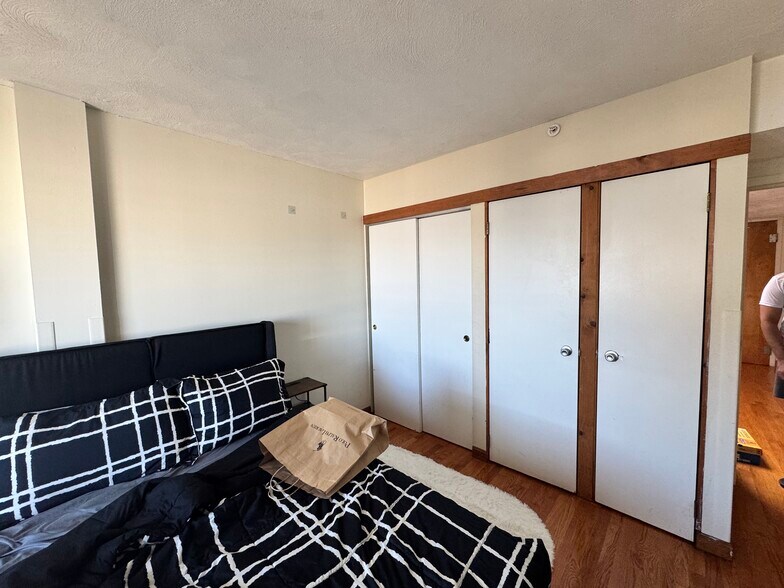 Building Photo - 1116 Commonwealth Ave