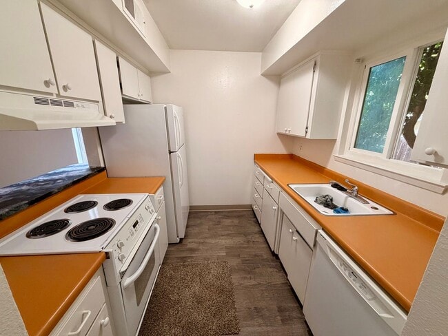 Building Photo - 067