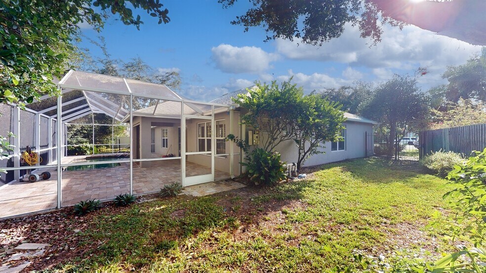 Building Photo - 8743 Maple Pond Ct