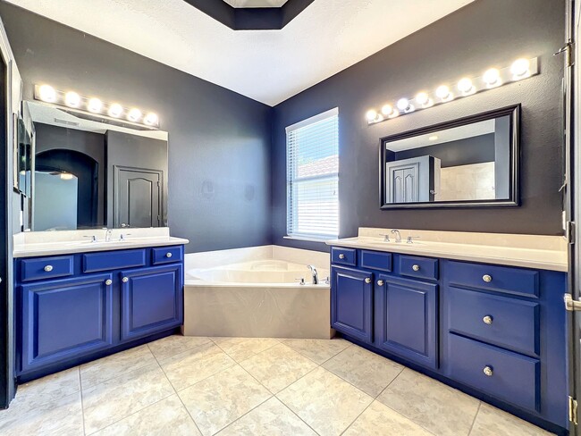 Building Photo - Gated, Lake Nona Luxury