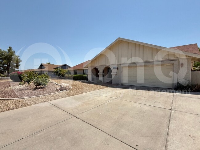 Primary Photo - 2827 E Adobe St