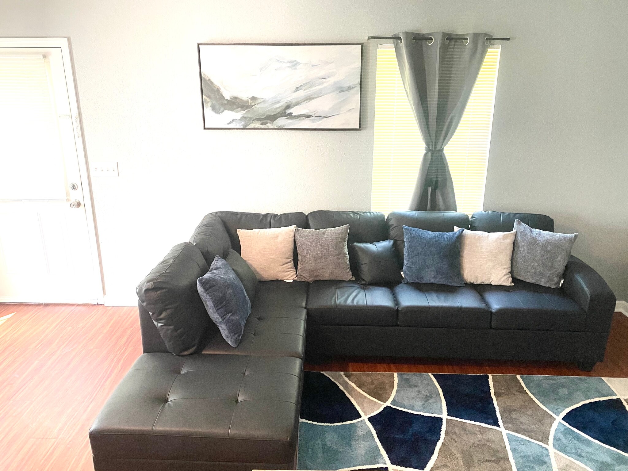 Unit#2 living room - 1308 McCaskill Ave