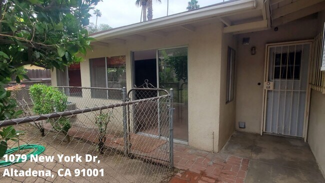 Building Photo - 1079 New York Dr