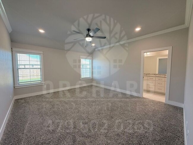 Building Photo - Single-Family Home- Desirable Cedarwood Plan